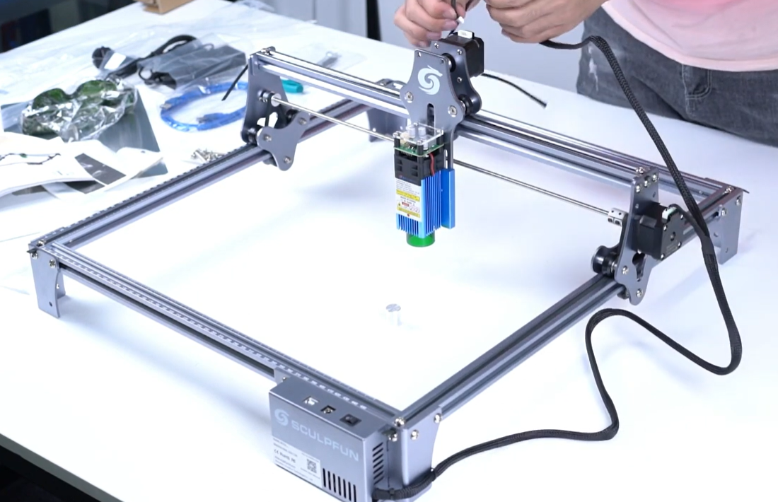 montaje de grabadora láser Sculpfun