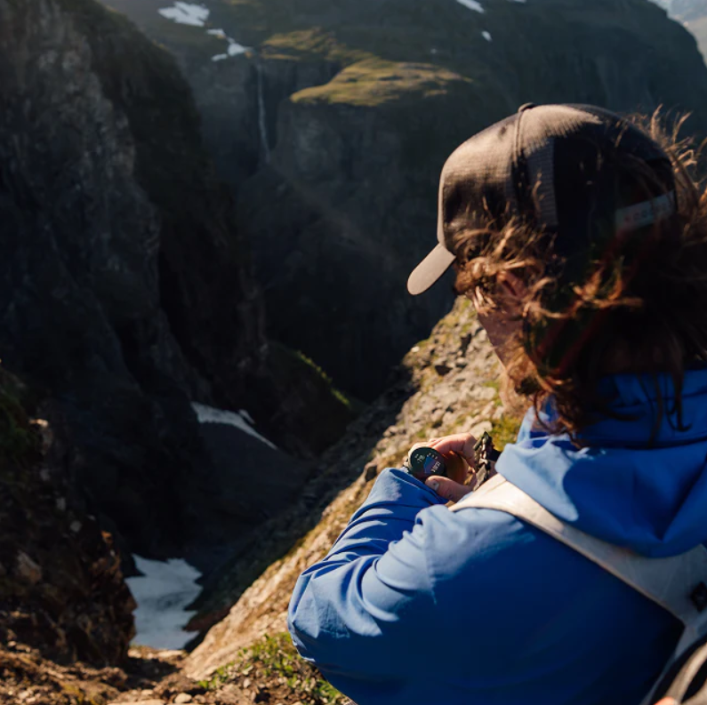 Reloj Suunto utilizado durante una ruta de montaña