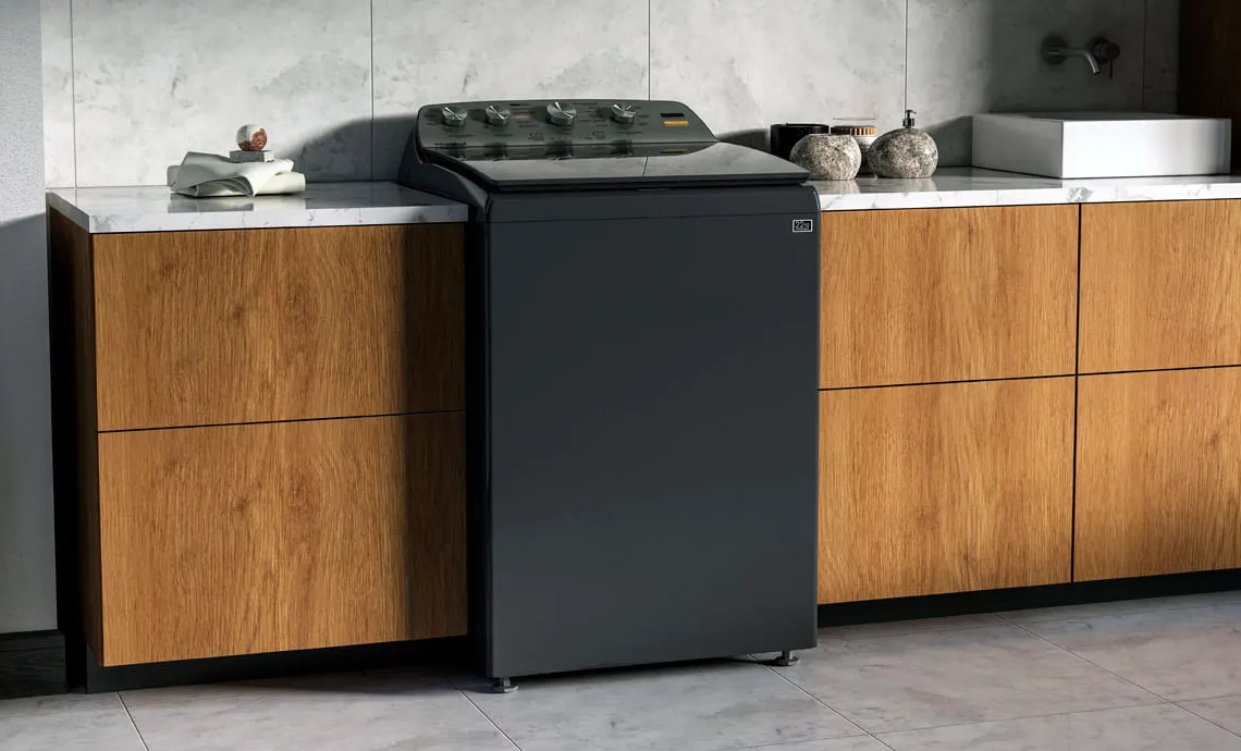 lavadora Whirlpool en uso en casa